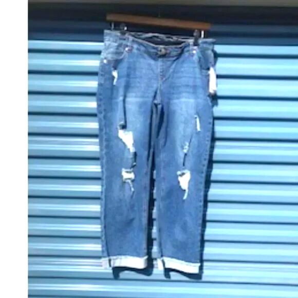 Time and Tru Denim - Women's Size: Large {12-14} Maternity Boyfriend Jeans Time and Tru . New w/ Tags